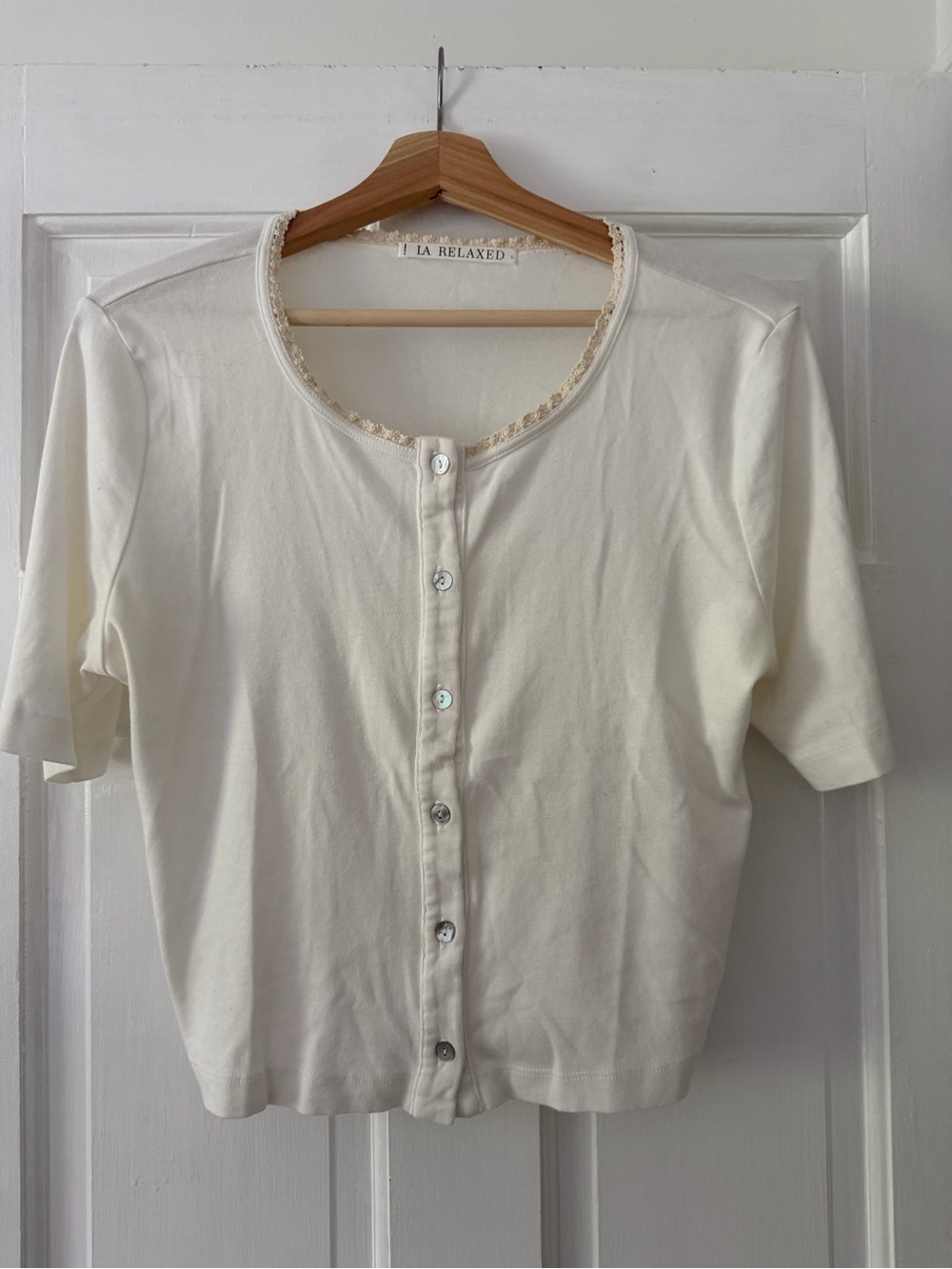 LA RELAXED Cream Button-Front Short Sleeve Top